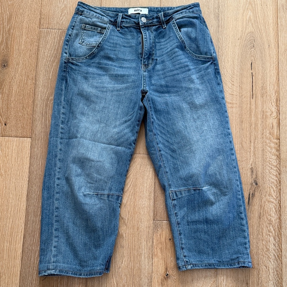 Women's Blue Wide-Leg Cropped Jeans - Relaxed Flare